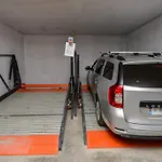 Sofia Cozy - Underground Private Parking Apartment *