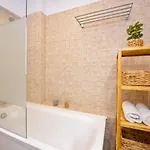 Sofia Cozy - Underground Private Parking Apartment Bucharest