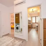 Apartment Sofia Cozy - Underground Private Parking Bucharest
