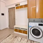 Apartment Sofia Cozy - Underground Private Parking Bucharest