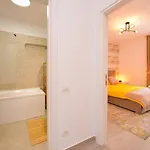 Sofia Cozy - Underground Private Parking Apartment Bucharest