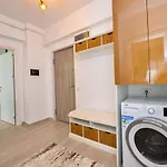 Apartment Sofia Cozy - Underground Private Parking Bucharest