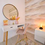 Sofia Cozy - Underground Private Parking Apartment
