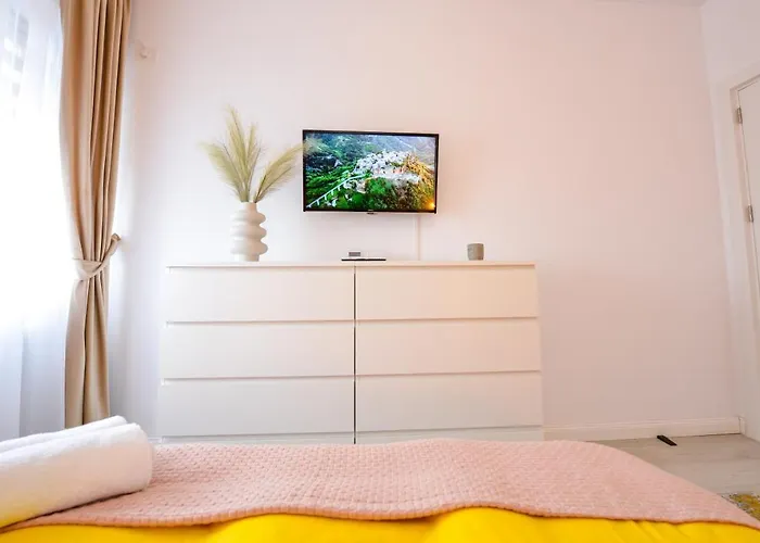 Apartment Sofia Cozy - Underground Private Parking Bukarest
