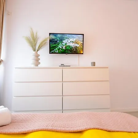 Apartment Sofia Cozy - Underground Private Parking Bucharest