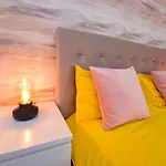 Apartment Sofia Cozy - Underground Private Parking